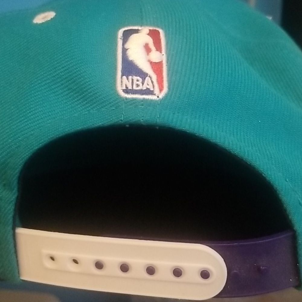 NBA SNAPBACK HAT HORNETS - Picture 4 of 5
